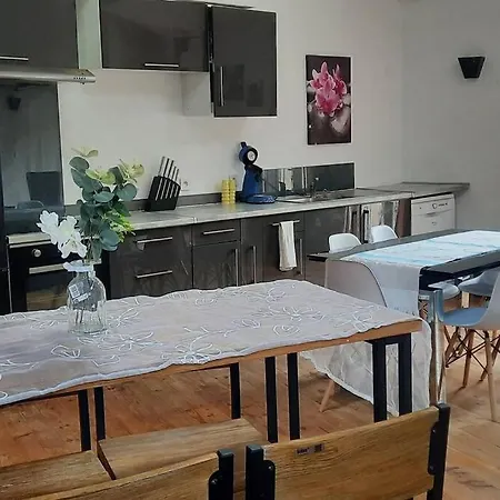 Maison De